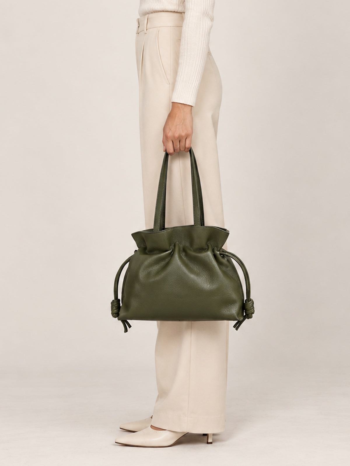 Genuine Leather Drawstring Pouch – Hand Carry & Crossbody Bag, Made in Italy, art. 112790