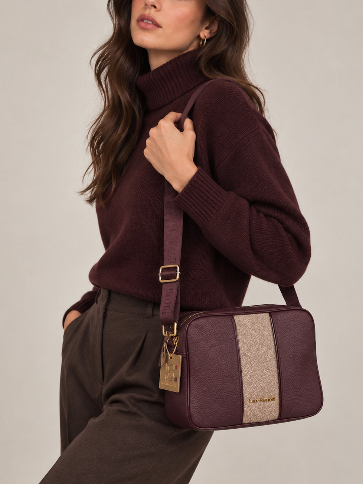 Double-Zip Compartment Crossbody Bag, Laura Biagiotti, art. LB104-5.290