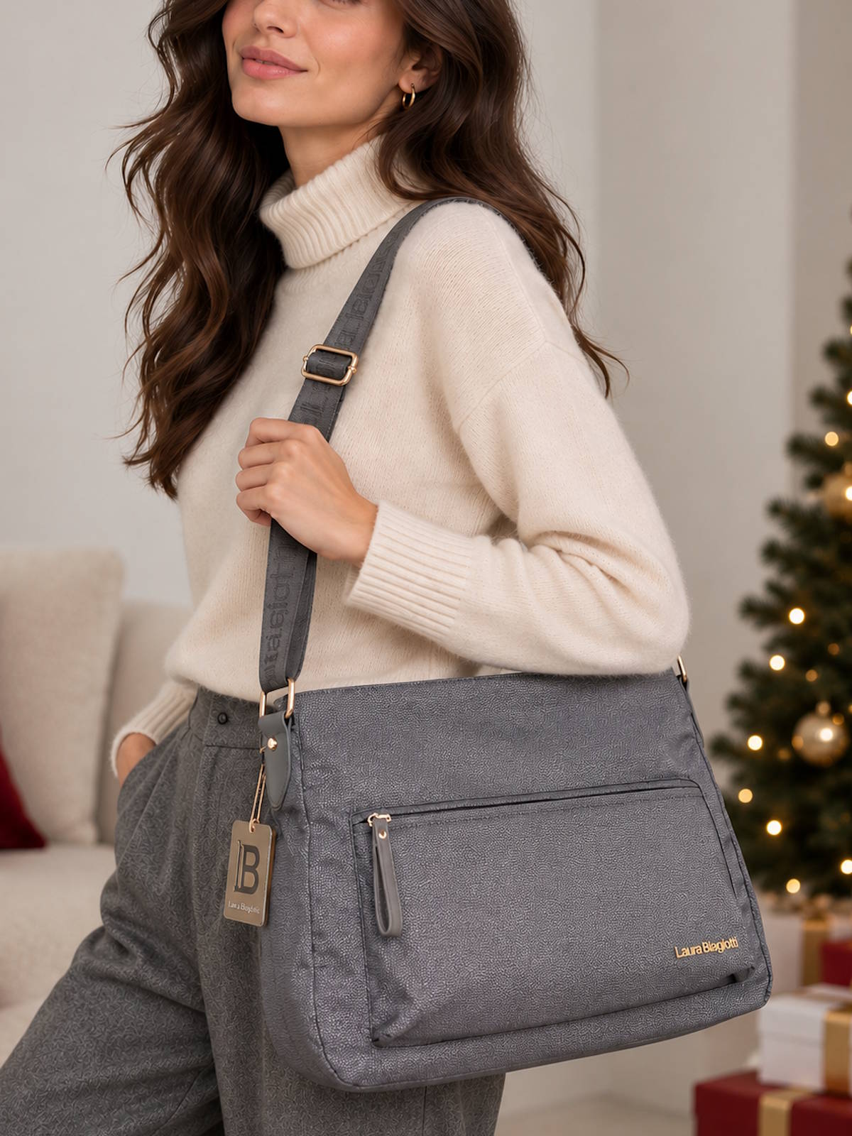 Effortlessly Lightweight & Spacious Crossbody Bag, Laura Biagiotti, art. LB101-3.290