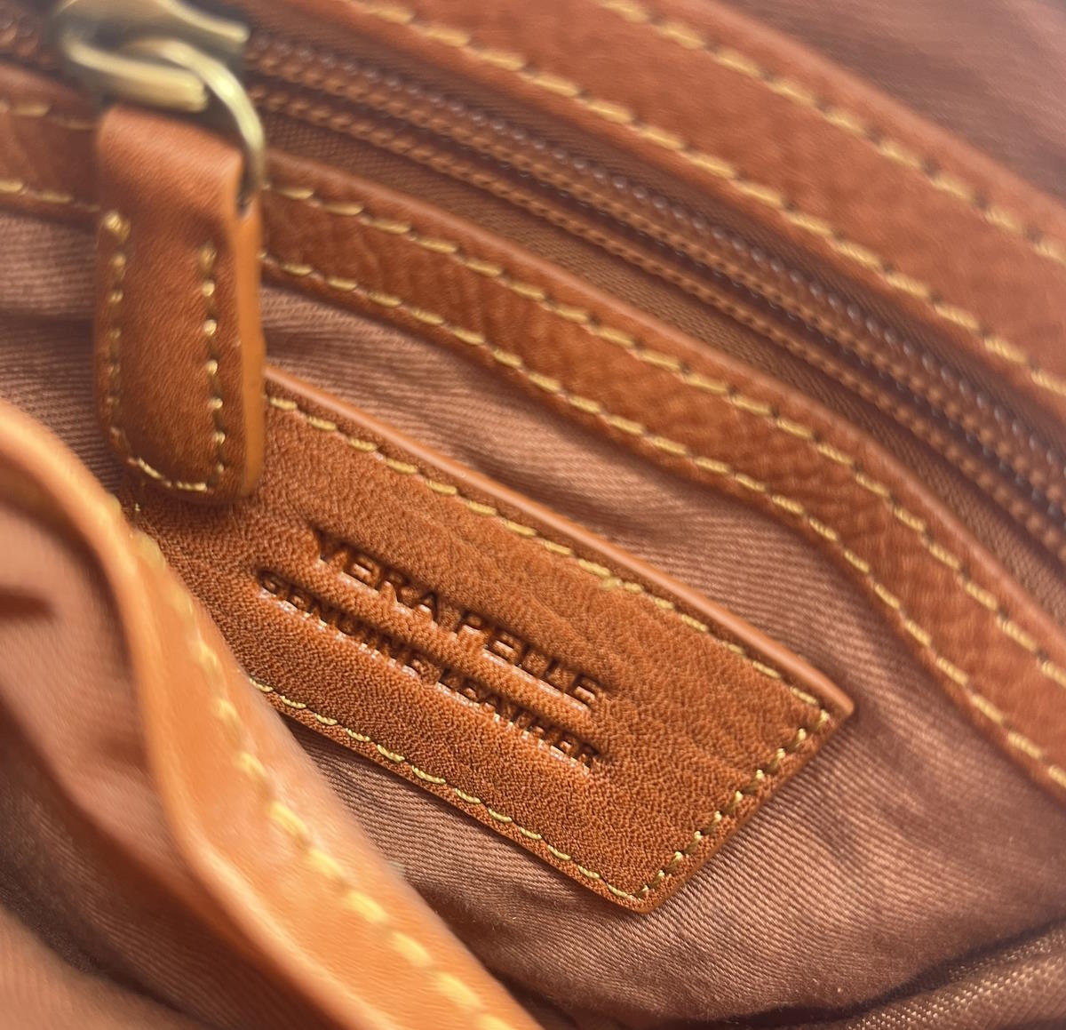 Genuine Leather shoulder bag, for men, small size, art. VE4811