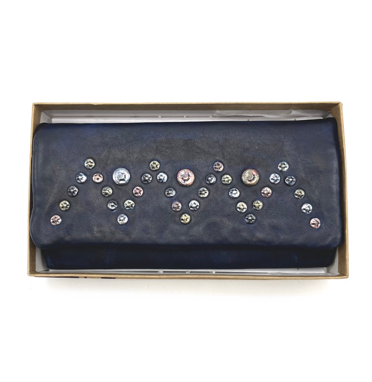 Wallet in washed leather, vintage effect with rivets, art. 1033-JU02.422