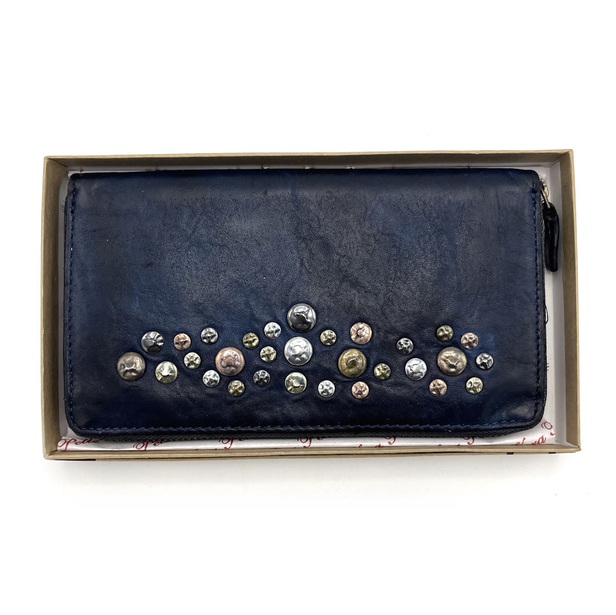 Wallet in washed leather, vintage effect with rivets, art. 1037-JU02.422