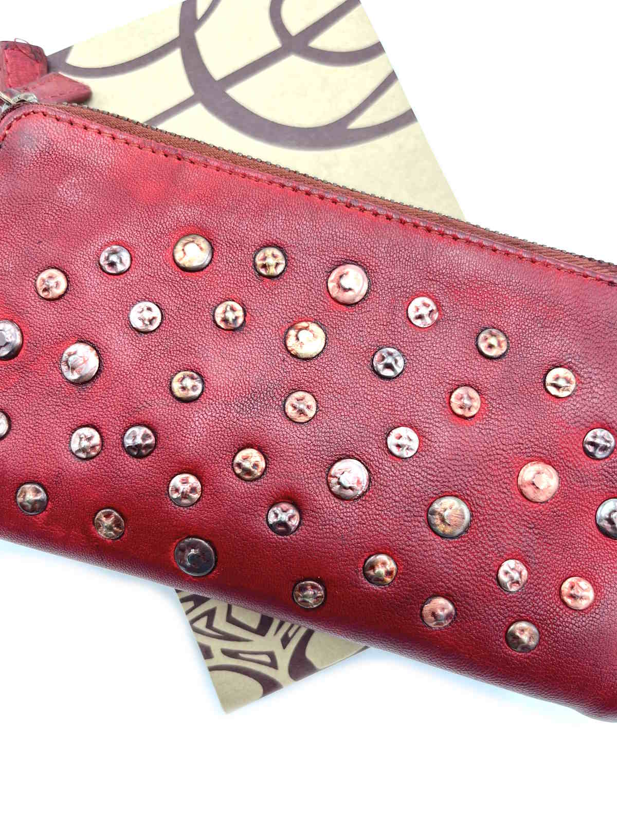 Wallet in washed leather, vintage effect with rivets, art. 1035-JU02.422
