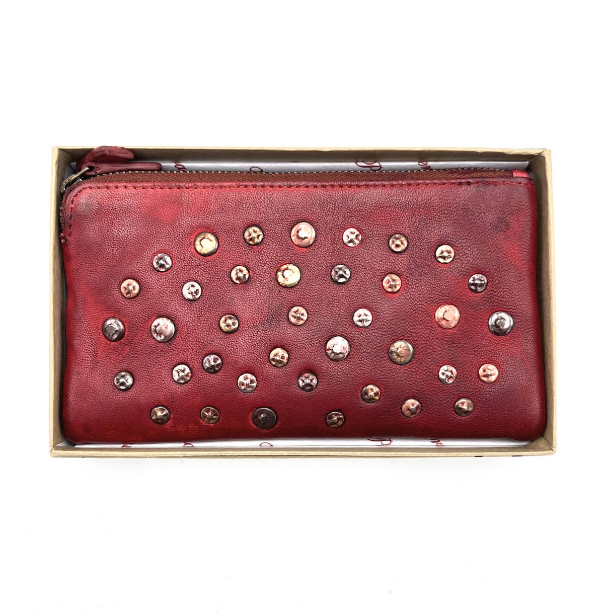Wallet in washed leather, vintage effect with rivets, art. 1035-JU02.422