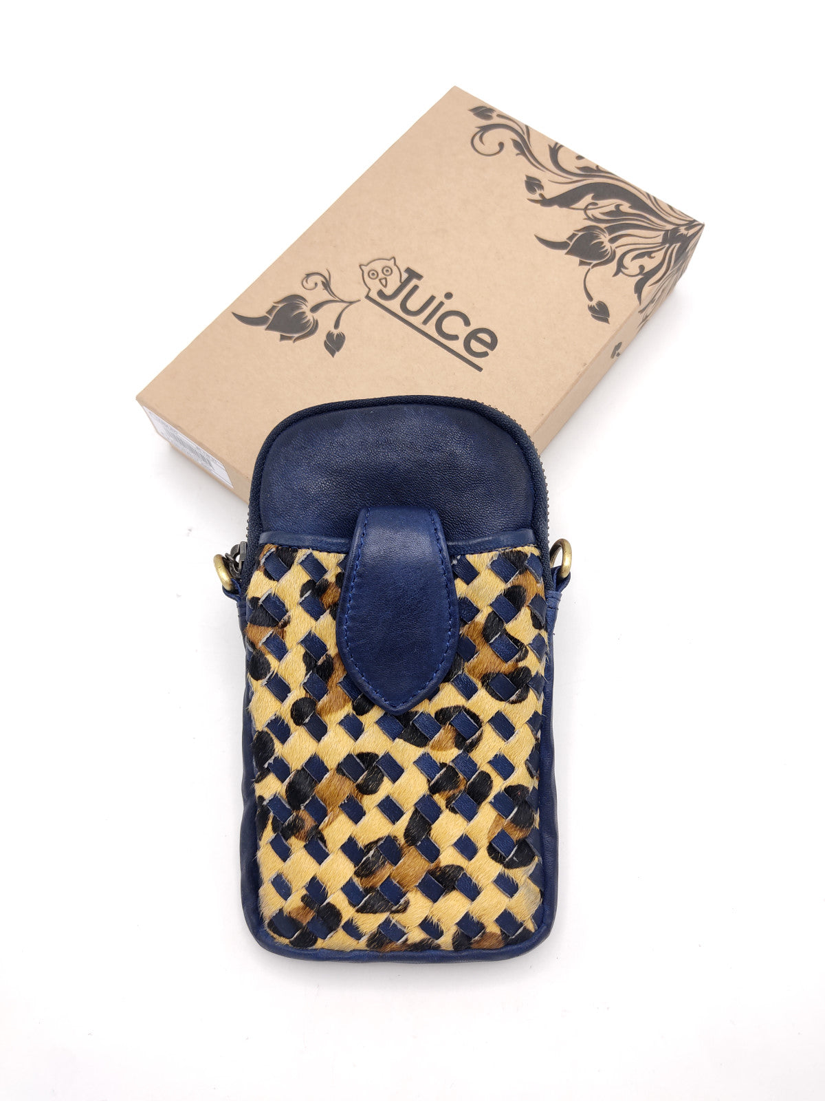 Washed leather and calf hair wallet art. LE054.422