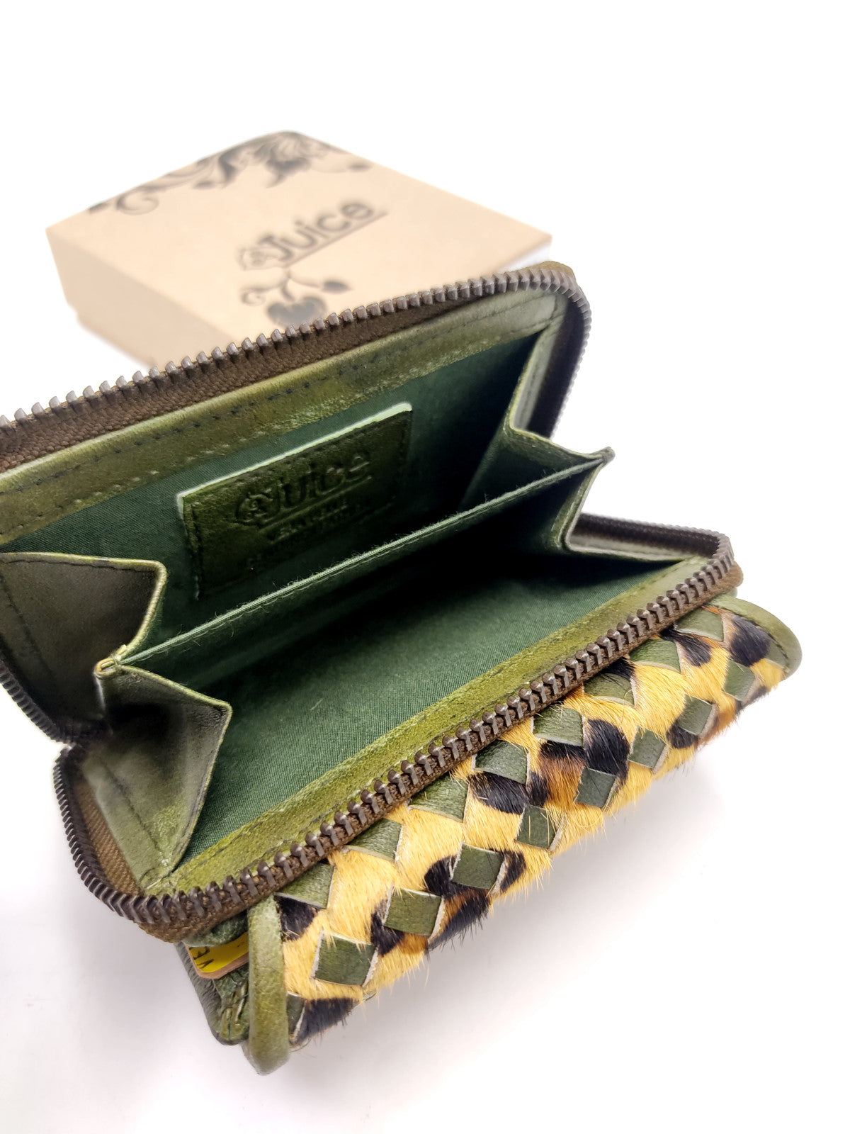 Portafoglio intrecciato in pelle di vitello art.  LE501.422