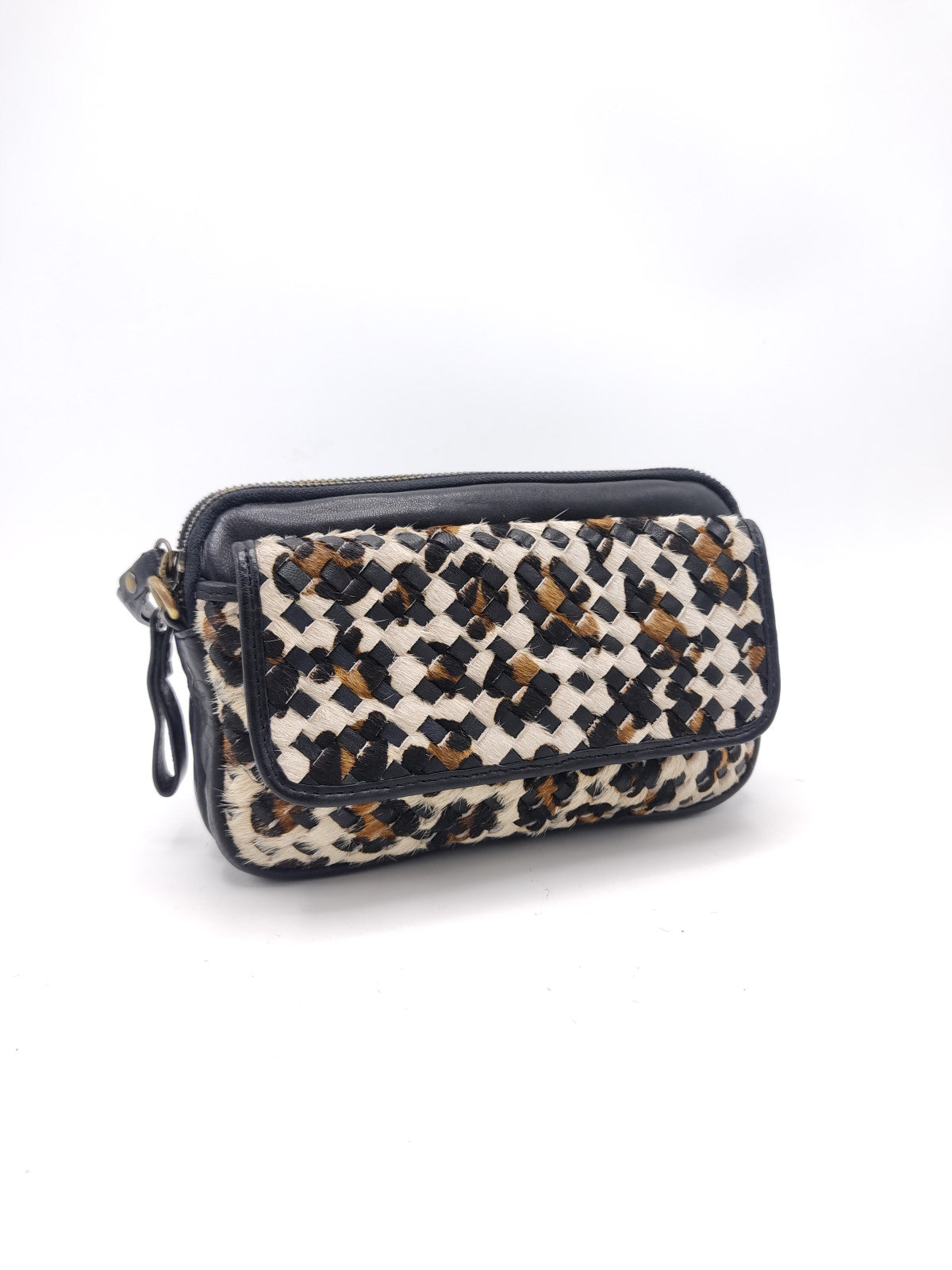 Washed leather and calf hair shoulder bag art. LE024.422