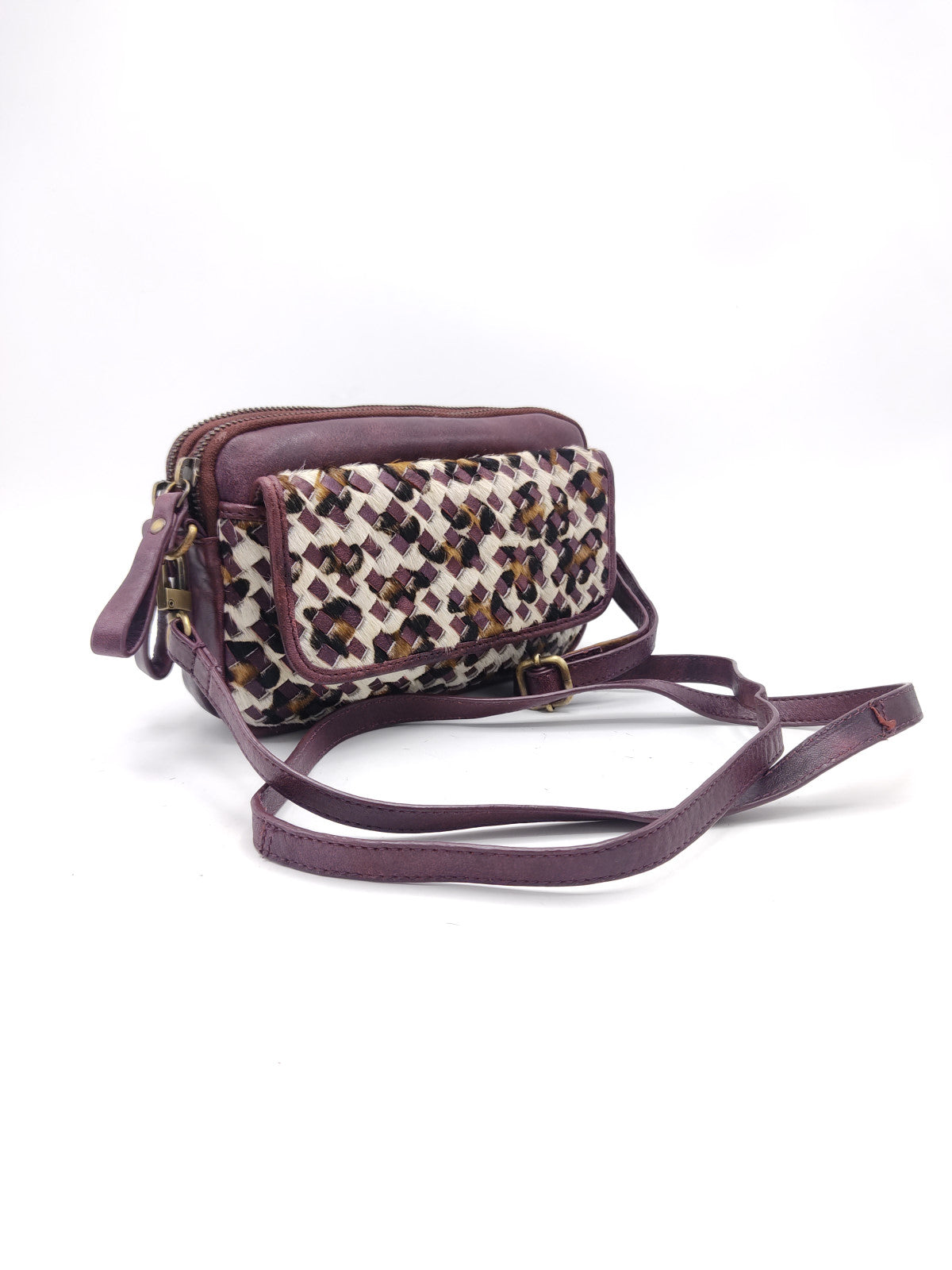 Washed leather and calf hair shoulder bag art. LE024.422