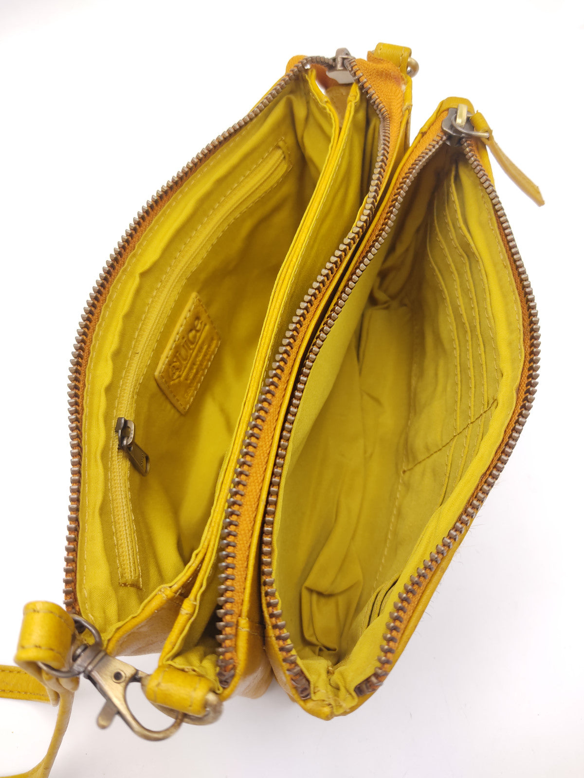 Washed leather and calf hair shoulder bag art. LE042.422