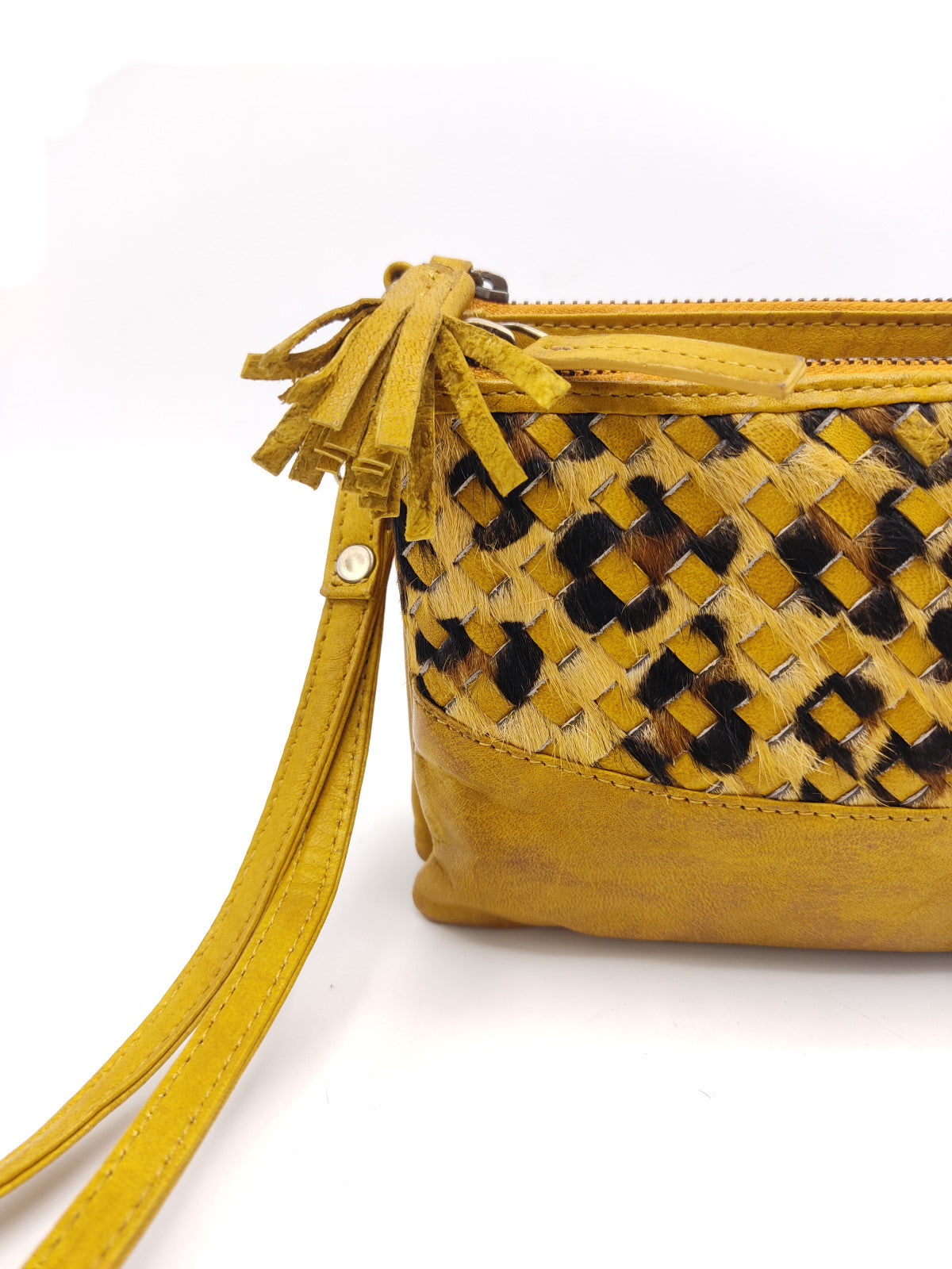 Washed leather and calf hair shoulder bag art. LE042.422