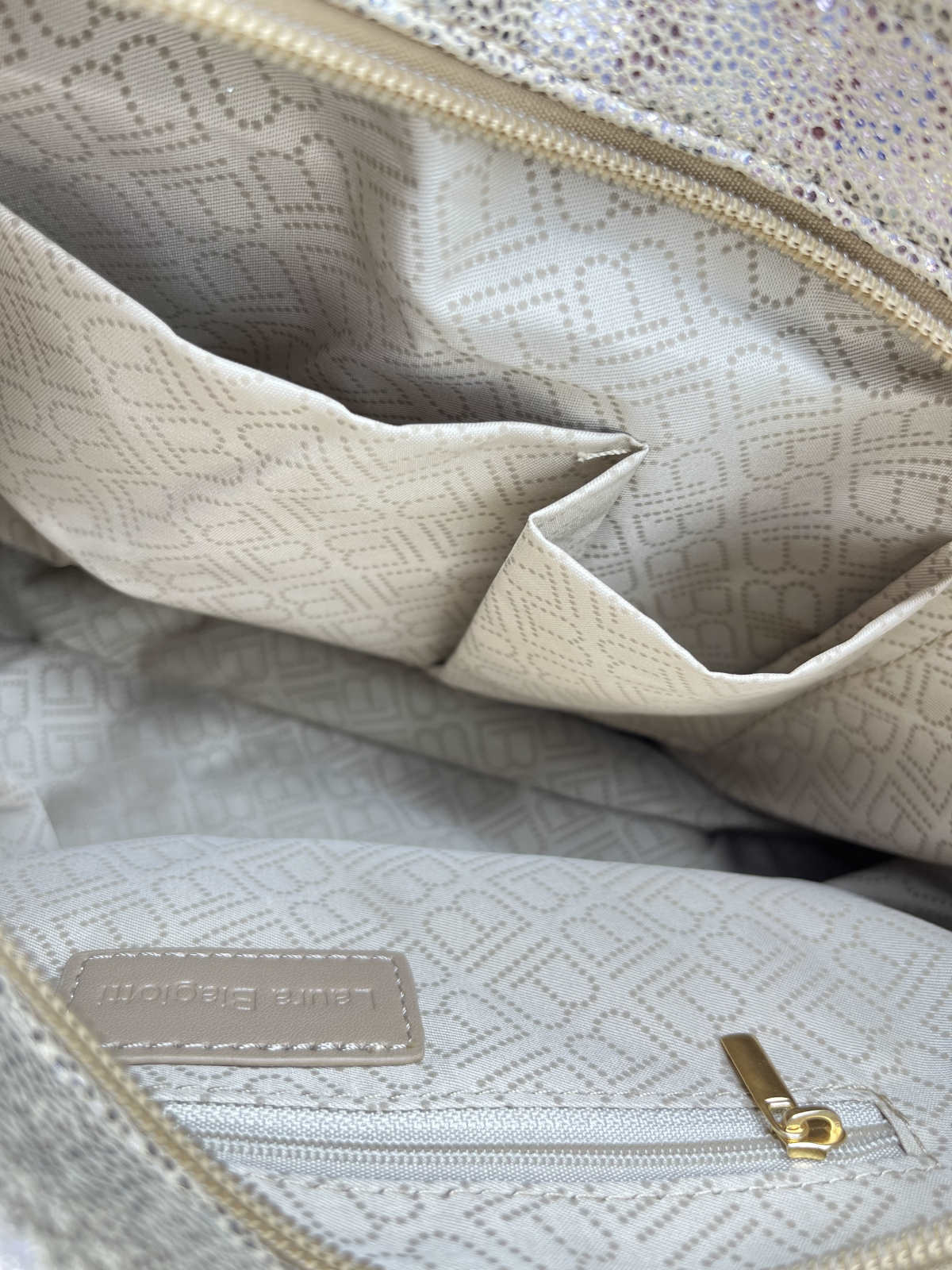 Shoulder bag, brand Laura Biagiotti, art. LB100-12.290