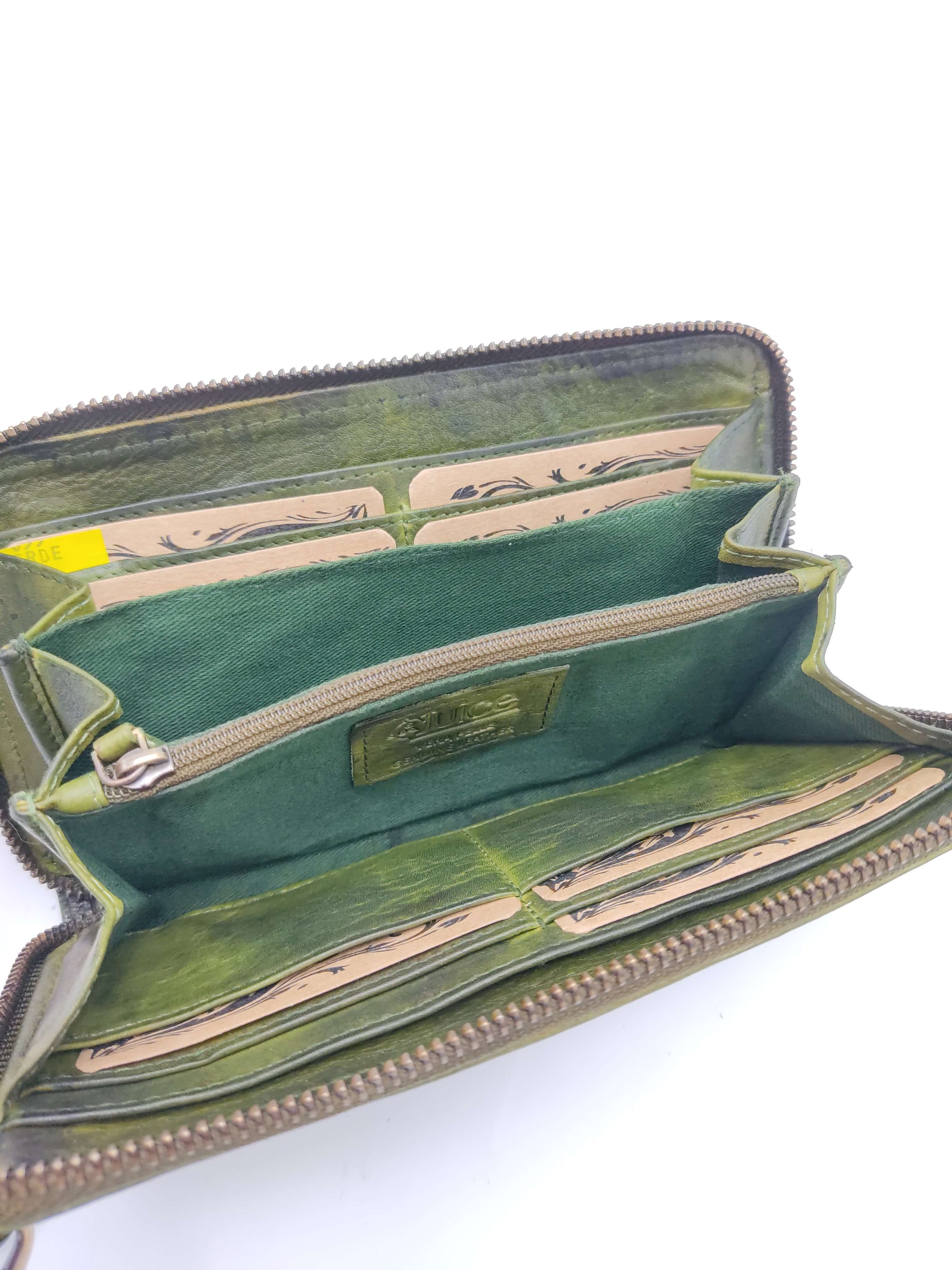 Portafoglio in pelle lavata art.  055