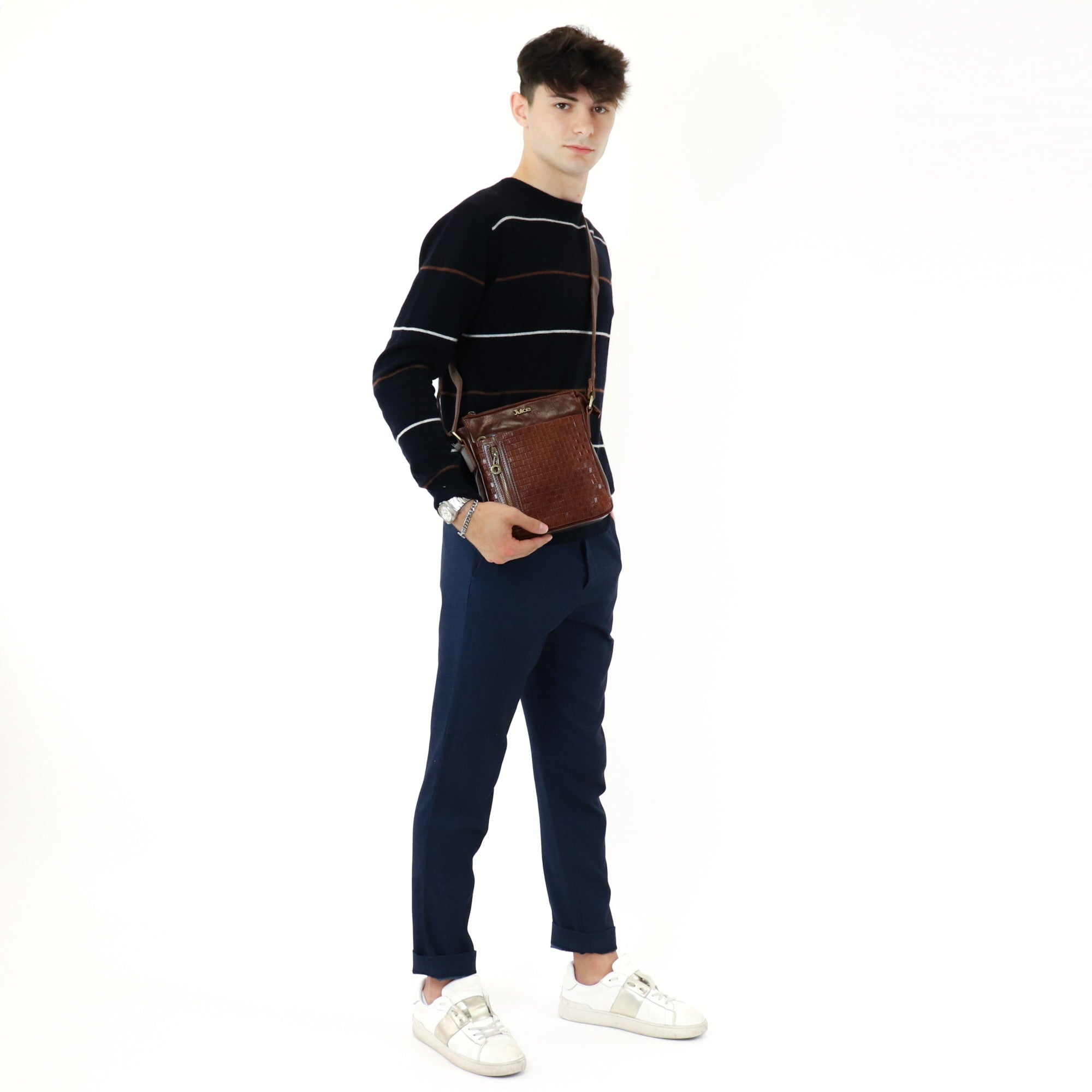 Hand buffered leather shoulder bag art. 112224