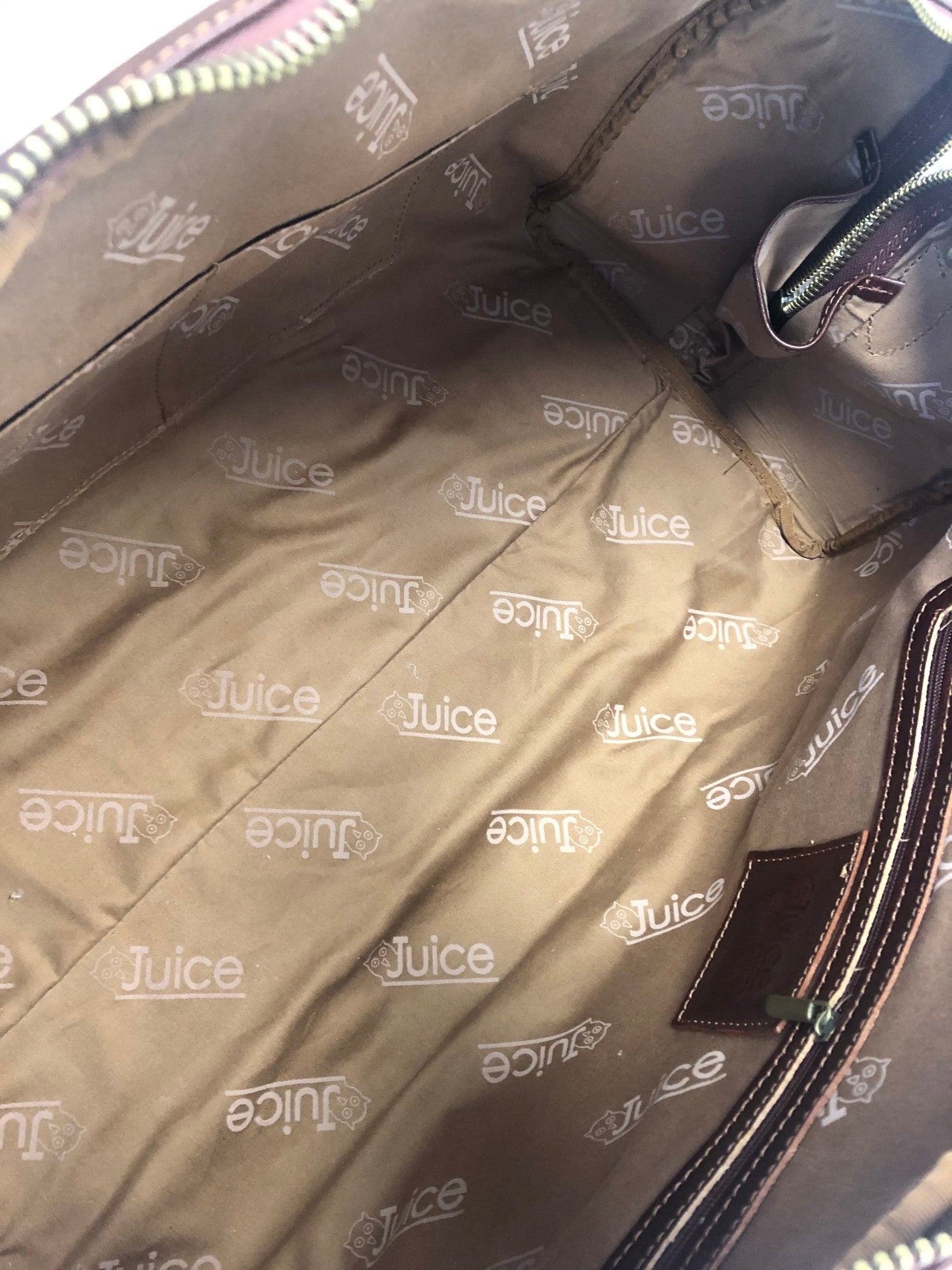 Hand buffered leather and canvas travel bag art. 112246